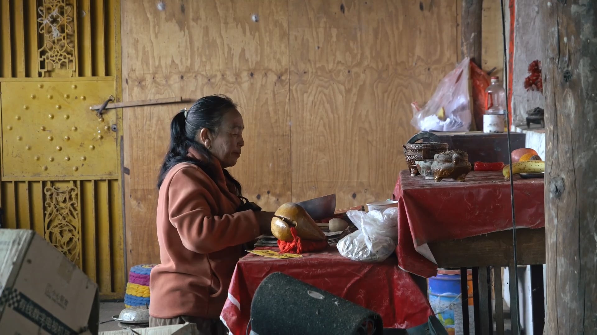 The Taoist Priestess of the Village